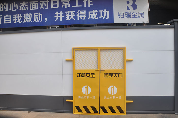電梯門 